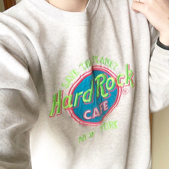 Tops - Vintage Hard Rock Cafe sweatshirt